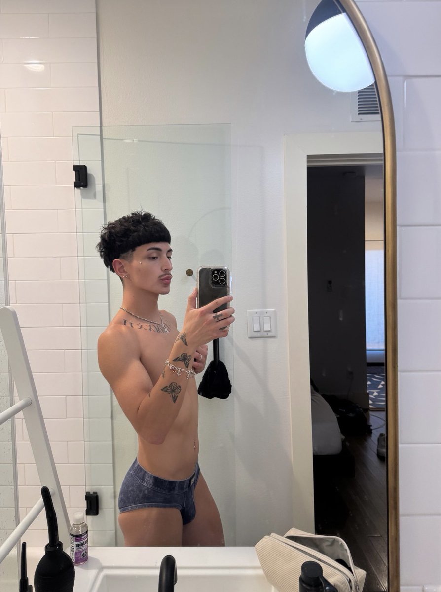 prttyboyjj's tweet photo. who’s gonna spoil me 🤭 
https://t.co/M9ISQ0wK7g https://t.co/sL3CcLrEQL
