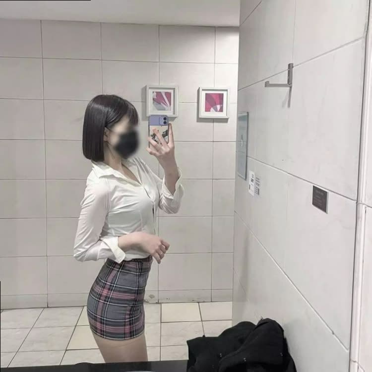 LessieLorer9y's tweet photo. ▶ #정읍 ㄹr 인 86sd

나랑 만남 할 오빠있어?#ㅈㄱ #오프 #ㄱㄷ #ㅁㄴ #조건 #맘눌뎀 #섹트 https://t.co/qihOmcSGPs