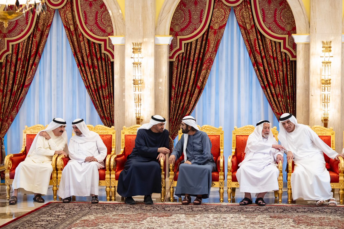 DXBMediaOffice's tweet photo. رئيس الدولة وحكام الإمارات يقدمون واجب العزاء إلى محمد بن راشد في وفاة الشيخ أحمد بن راشد آل مكتوم "رحمه الله"، وذلك في مجلس زعبيل. https://t.co/dAfc8i6urT