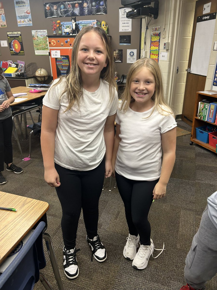 FTMissMorstadt's tweet photo. More twins for “Twin Tuesday” - they look great! https://t.co/iPI9hdv3es
