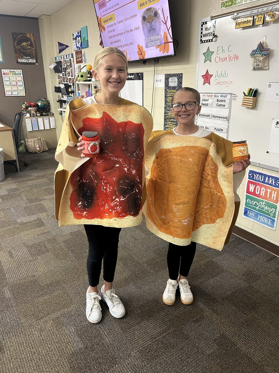 FTMissMorstadt's tweet photo. More twins for “Twin Tuesday” - they look great! https://t.co/iPI9hdv3es