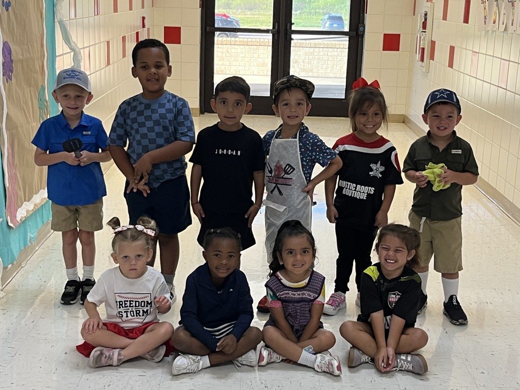 GroesbeckHOW's tweet photo. ⚽️ Soccer Moms &amp; BBQ Dads took over HOW today! 🍖😂
Homecoming Week is officially underway, and our little Goats understood the assignment! From sideline-ready soccer moms to grill-master BBQ dads, we had ALL the looks today! ❤️🐐
🏈 Happy Homecoming Week! 🐐❤️ https://t.co/9KgJlCLj9n