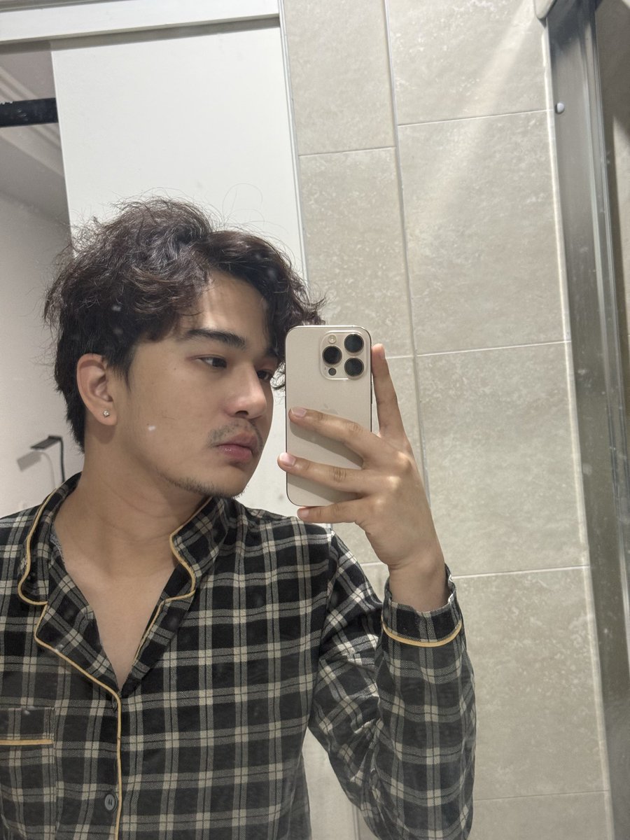 hmmico's tweet photo. Shaved Sydney boy https://t.co/6XUhdRpNOf