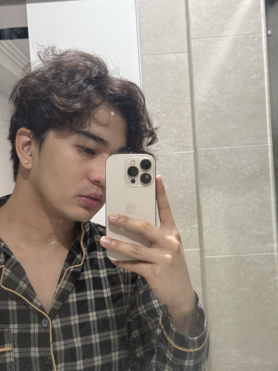 hmmico's tweet photo. Shaved Sydney boy https://t.co/6XUhdRpNOf