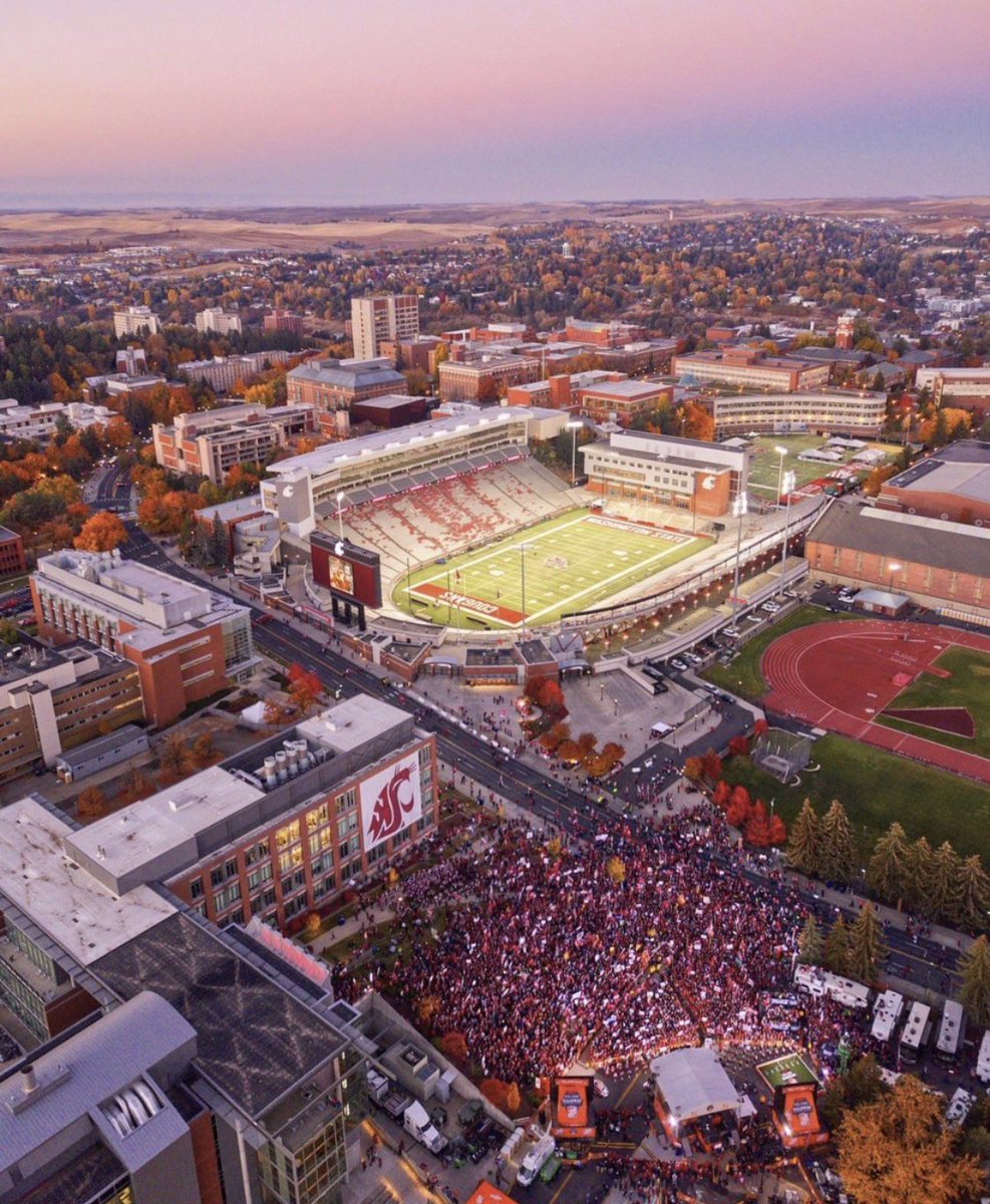 Cougasaurus's tweet photo. Autumn arrives today.  Time for cooler temps, fall foliage, tailgating, and football!
#GoCougs https://t.co/WcVRcRUvZH