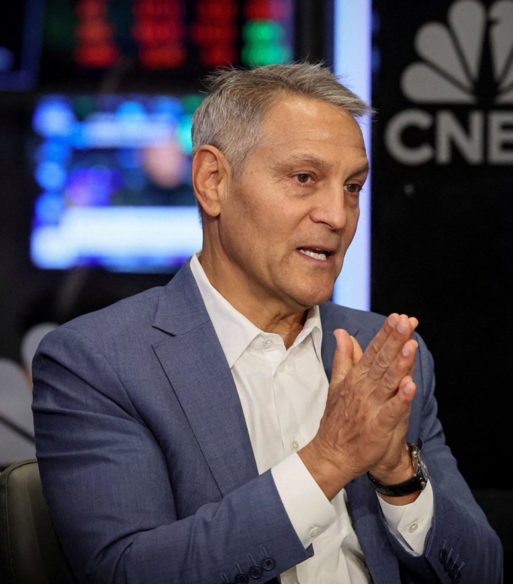 EliteClubS0B's tweet photo. TKO CEO Ari Emanuel was asked about the Ed Sheeran and Macklemore situation and whether he believes Macklemore’s comments on stage were hateful.

“I don't think he [Macklemore] was completely understanding the facts and I think he was belittling to Jewish people too.”

(The Daily Show)