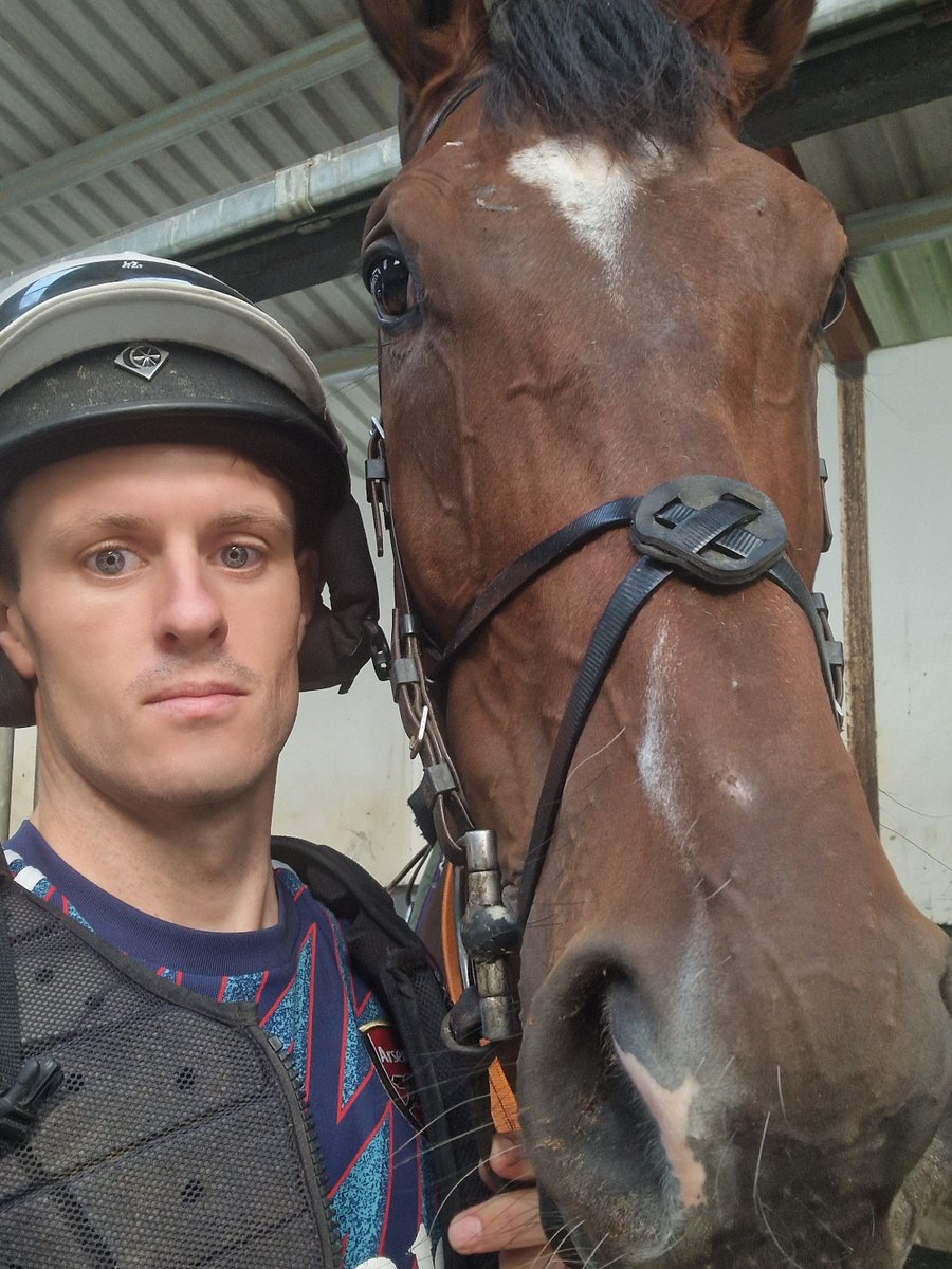 JasonDelaney92's tweet photo. This legend is back on the racecourse tomorrow 🚀 @ListowelRaces https://t.co/eBdXY4HpRy