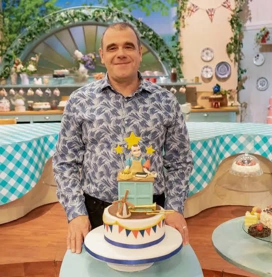 taronhq's tweet photo. Another year of bake off, another year without him on my screen.

#GBBO https://t.co/YPQzkSDS06
