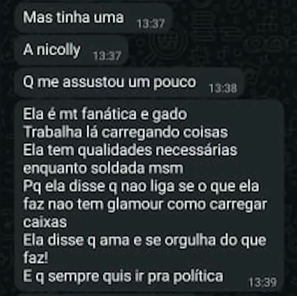 republiqueBRA's tweet photo. 🚨 💬 Em mensagens atribuídas a Glenda Varotto, divulgadas por Arthur do Val e Renato Battista, ela teria dito estar “assustada” com a lealdade de Nicoly Santos ao MBL e à Missão: “Ela tem qualidades necessárias enquanto soldada mesmo.” https://t.co/jB9BOn4D3w