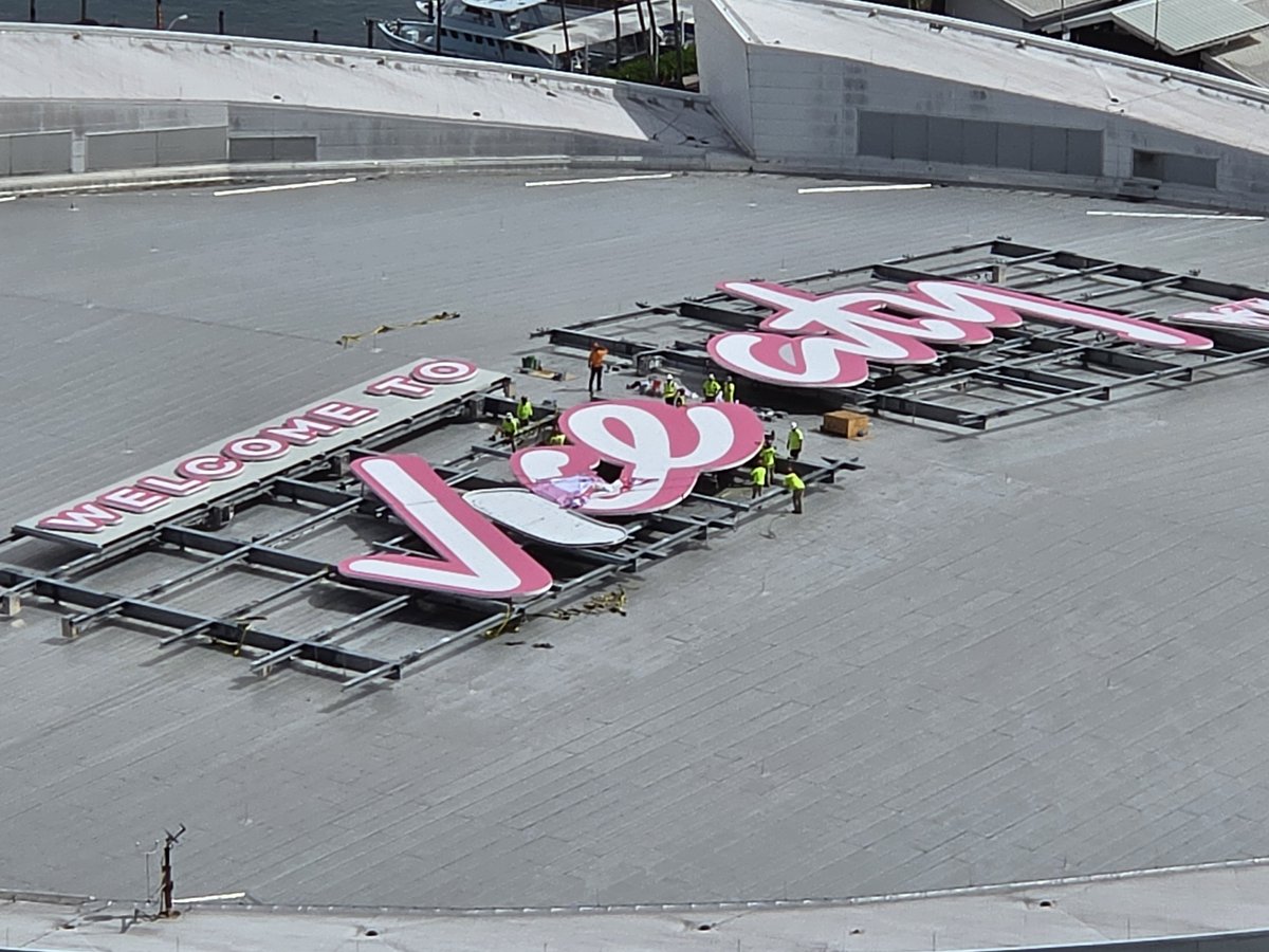 gtasix_'s tweet photo. GTA 6 has officially taken over Miami.

The massive “Welcome to Vice City” sign is now up on the roof of the Kaseya Center. https://t.co/aprJtBskx0
