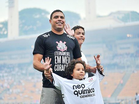 FeAlvinegra_'s tweet photo. Ronaldo 50 eternamente em nossos coracoes https://t.co/if7h97QUUu