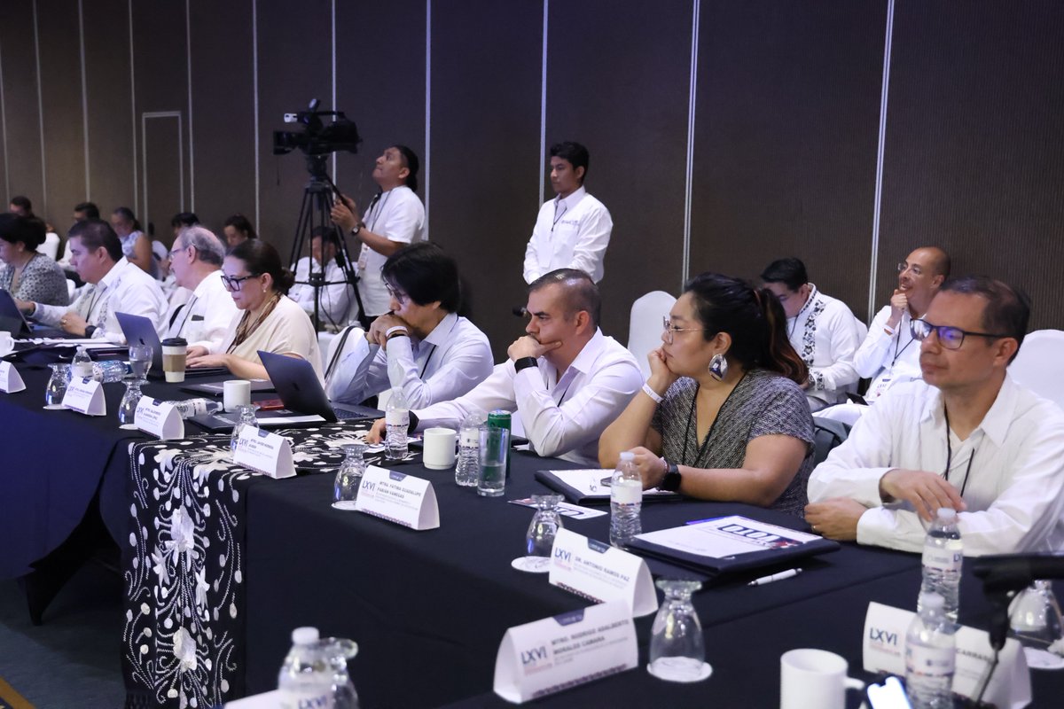 ANUIES's tweet photo. Ante un entorno de constantes transformaciones, el Dr. Luis González Placencia aseguró que la #ANUIES reafirma el compromiso de las universidades públicas de garantizar una educación superior de calidad, incluyente, pertinente y orientada al desarrollo integral de México. https://t.co/GwMoQ9dhcg