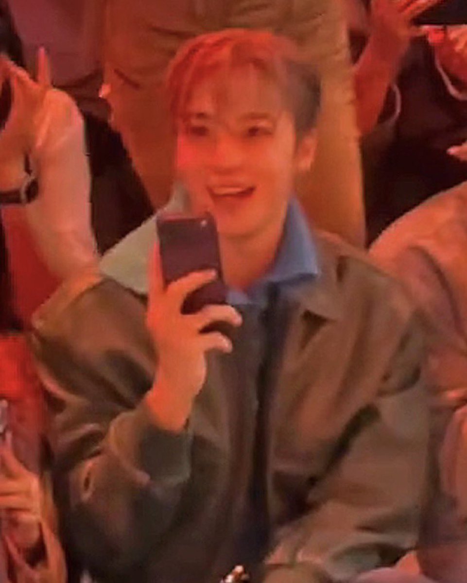 jjonghathan's tweet photo. the difference https://t.co/cgE6jjRHU1