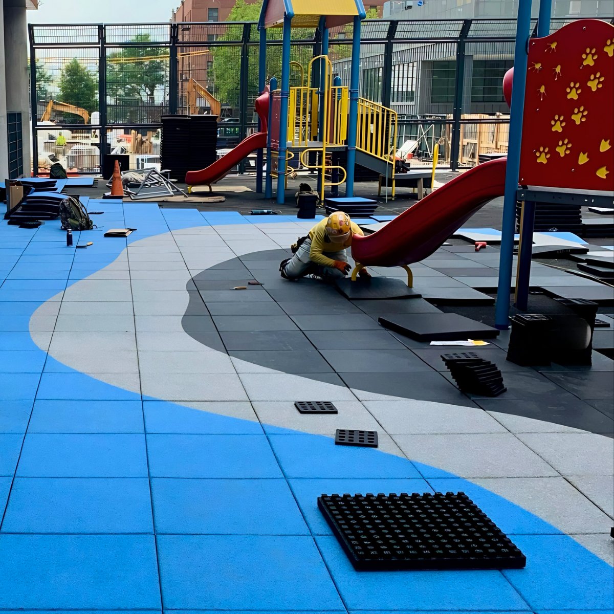 EcoreAthletic's tweet photo. Brooklyn is getting a rooftop built for movement. 🌆
This new play space features Ecore PlayGuard® rubber safety surfacing.
Shoutout to ASAP DESIGN & LOGISTICS.
#ASAPDesign
#Ecore
#PlayGuard
#RubberFlooring
#PlaygroundSafety
#RooftopPlayground
#OutdoorPlay https://t.co/6nSP5ZUCaV