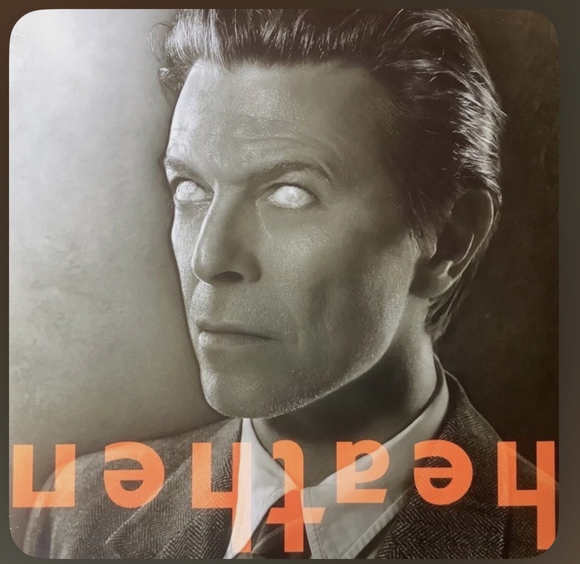samychri's tweet photo. Incredibly slept on Bowie record https://t.co/2vuNZlK3ll