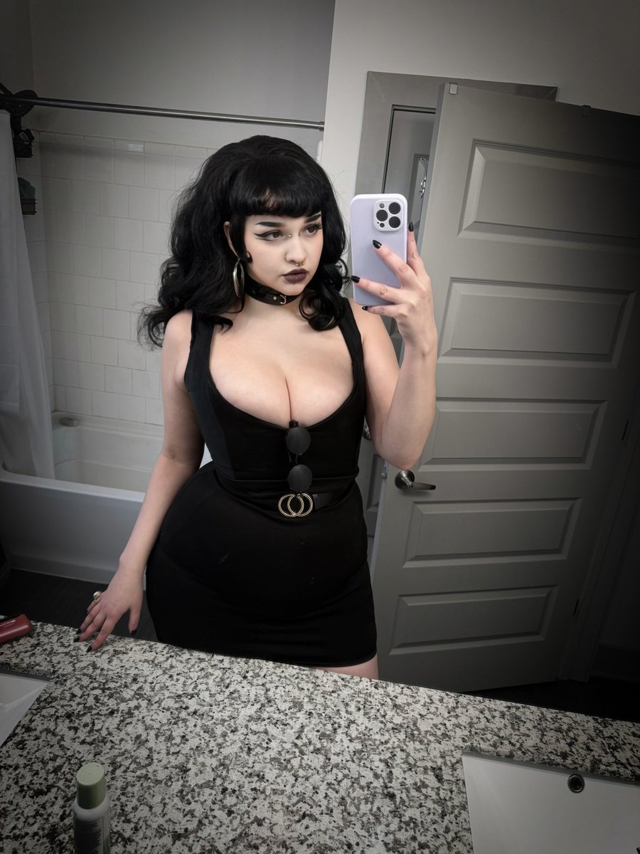 _goddess_mina_'s tweet photo. #newprofilepic #goddess https://t.co/yYKW97il70