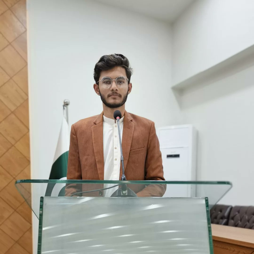 AjaTerrev64p's tweet photo. Conference at Minhaj University Lahore with chief guest Professor Dr. Hussain Mohiuddin, President of Minhaj-ul-Quran International. https://t.co/cJnyhrogXx