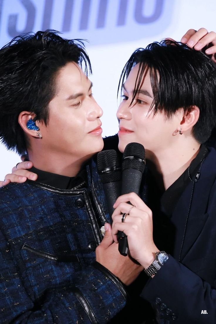 wintangexo88's tweet photo. This is why winnysatang is so perfect for each other, it really is a perfect match 🩵🤍 https://t.co/5esveYVQTy