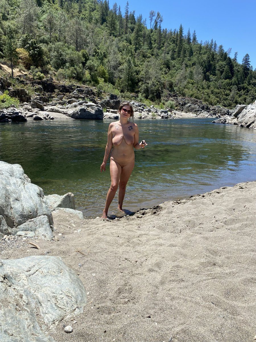 RandomP9093's tweet photo. Ugh! I don’t want to be at work! I just want to be at the nude beach😩 (I’m on lunch break posting btw) or just naked somewhere, #nudebeach #nude #naked #tealcouple #real #amature #homemade #mombod #realbody #nofilter #bodyfreedom #nudist #milf #hotwife #swinger #outdoor #public 
🔗to atuff👉🏻 https://t.co/aHUKMNQ1WS