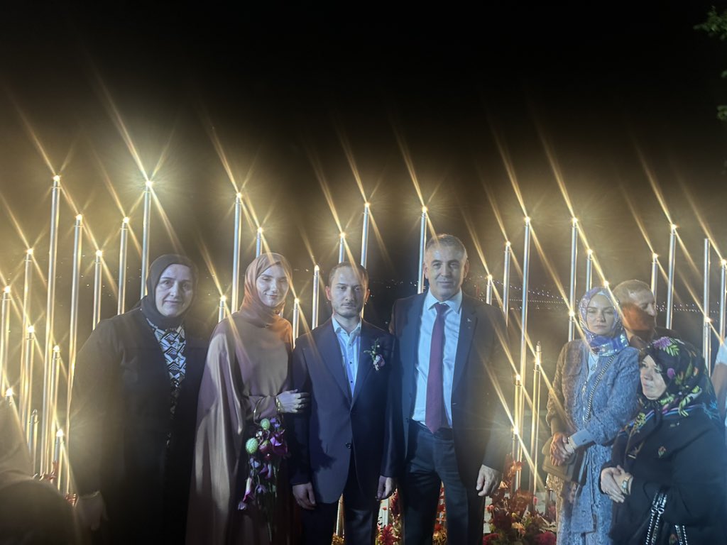 cetinkaya_salim's tweet photo. Ukid Başkanı Zeki Çalışkan’ın kıymetli kızı Tayyibe Zehra ile Mücahid Kayıkçı'nın nikat akitlerini Belediye Başkanımız @ismetyildirimtr gerçekleştirirken bizlerde şahitlik ettik.

Genç kardeşlerimize iki cihan saadeti diliyorum.

@abdullahozdemir https://t.co/UrVja4DJkA