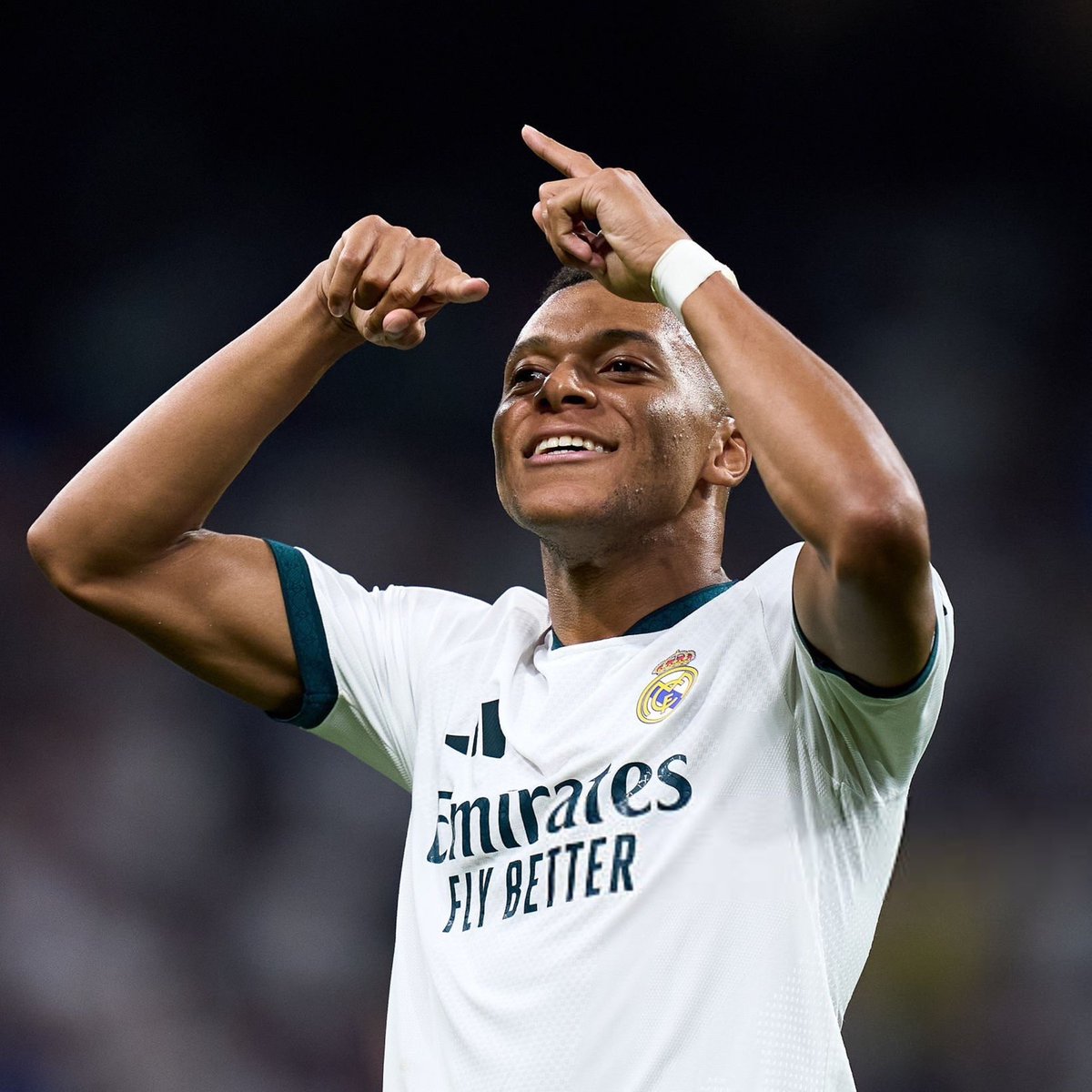 MadridXtra's tweet photo. 🚨 Kylian Mbappé: "Real Madrid going trophyless for 2 years?

We know people expect something from us this year.

We are HUNGRY, and we can't wait to fight for every title." @TheAthleticFC https://t.co/7puF6X1KHw