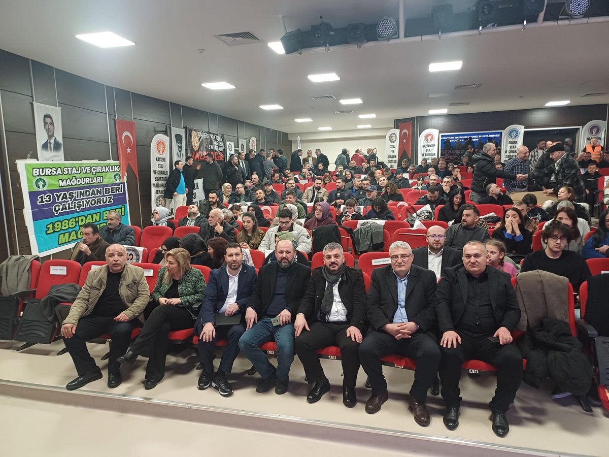 MuratCaner55's tweet photo. Erken yaşta SGK kartı verilip emeklilik hakkından mahrum bırakılmak kabul edilemez. 

Bu adaletsizlik yasa ile giderilmelidir‼️

@Yusuf__Tekin @PrfDrFilizKilic @Suat_Ozcagdas @latifselvi42
25ç

Yarım Sigorta Olmaz Olsun
#StajyerçırağınSigortasıEksik https://t.co/WWYXEn8CDu