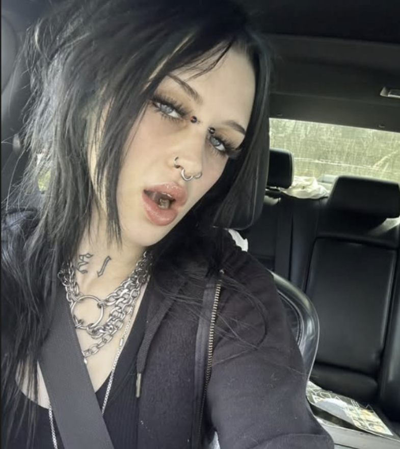 __0HOUR1_'s tweet photo. Meet Halle Schuette

https://t.co/7n4AbJEkv6

DINDU CREW STILL NUMBER #1

@Savsays https://t.co/Pa39wBkZWD