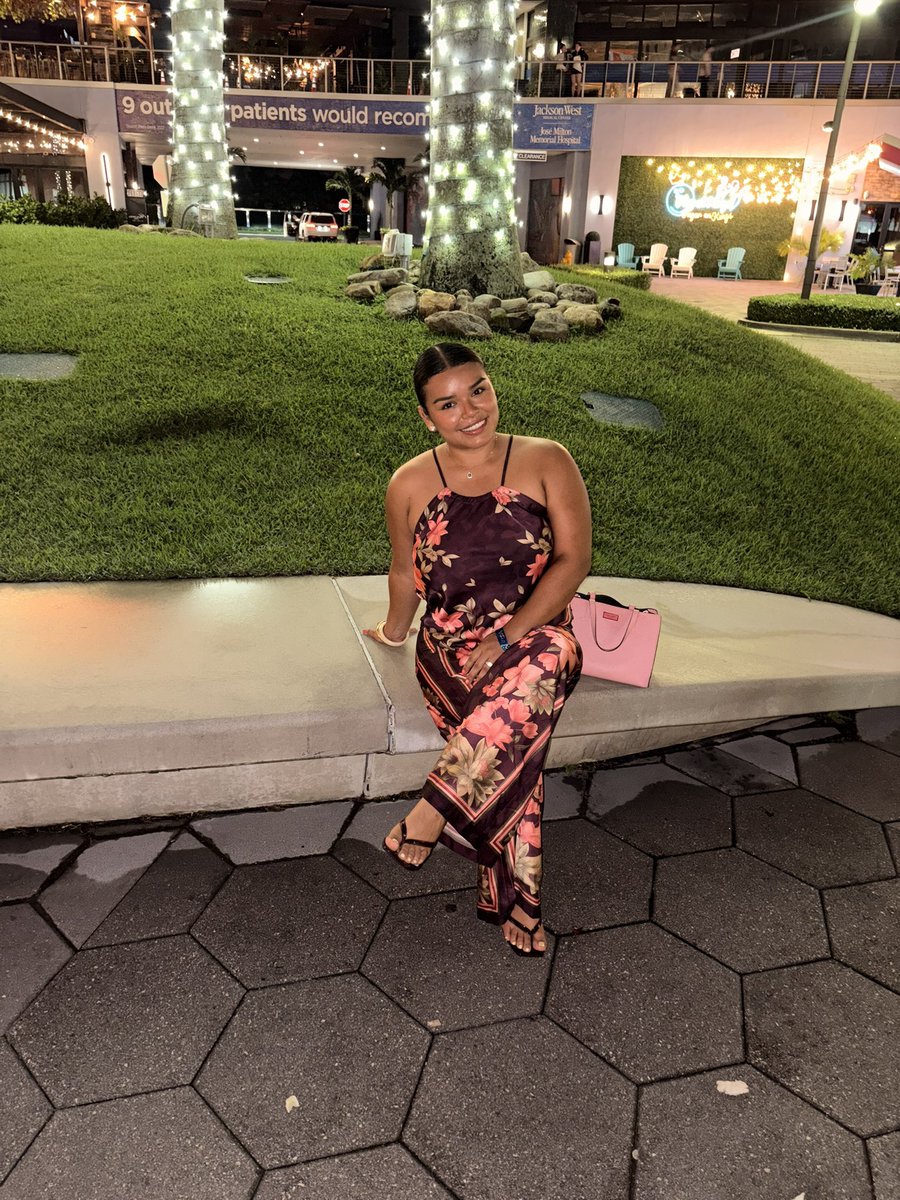 EsliiK_'s tweet photo. Guys I went outside by myself 😂🥹💞 https://t.co/xQTzpc4Ivj