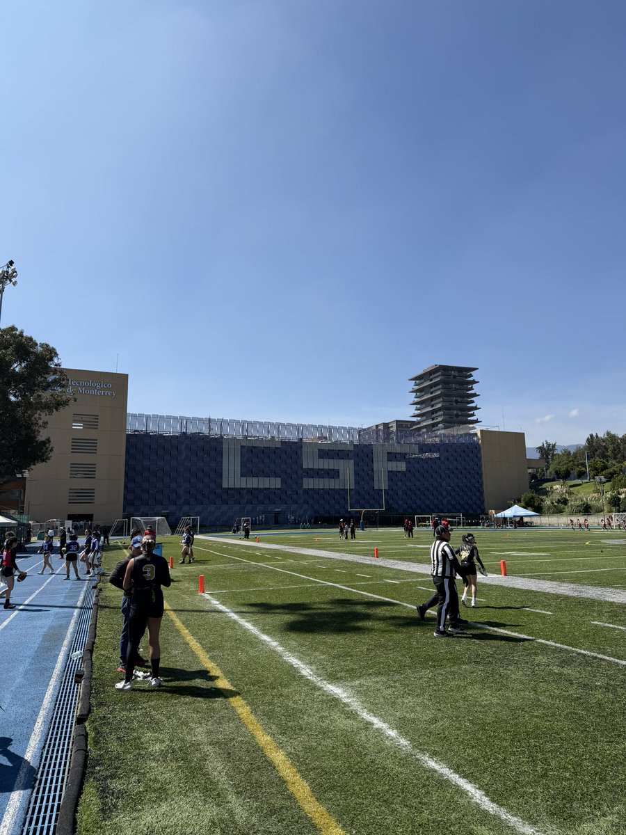 eaulloa9's tweet photo. Quien lo iba a pensar… 

Mi primer clasificatorio nacional de juvenil B como coach de Flag Football en UVM Campus Lomas Verdes, torneo disputado en Tec Santa Fe, tantos recuerdos y momentos en este campus como igual en la institución; el color cambia, la pasión no. https://t.co/YG7Zgp3JkK