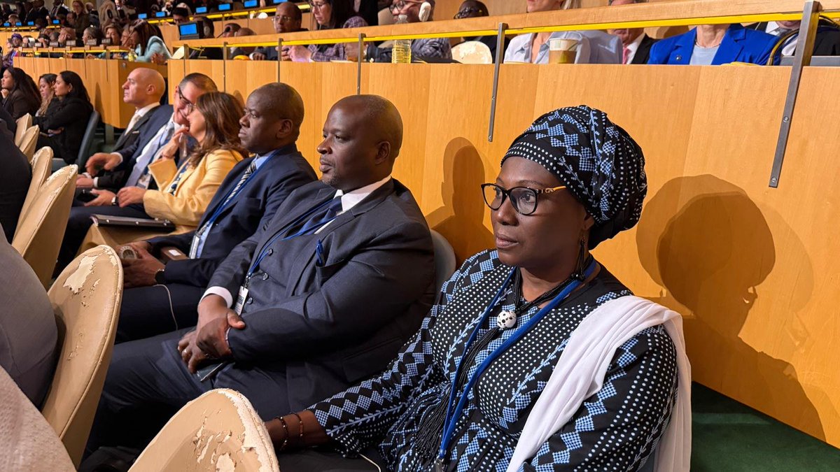 MaliMaeci's tweet photo. Son Excellence Monsieur Abdoudaye DIOP, Ministre des Affaires étrangères et de la Coopération internationale, a pris part, ce mardi 22 septembre 2026, à la cérémonie d’ouverture du débat général de la 81ème session ordinaire de l'Assemblée générale des Nations Unies, en présence notamment du Président de la Commission en charge des Affaires étrangères du Conseil National de Transition ainsi que de la Représentante de la Cellule des Relations internationales de la Primature.

Cette cérémonie d’ouverture placée sous la présidence de Son Excellence Monsieur Khalilur Rahman du Bangladesh, Président de la 81ème session de l'Assemblée Générale, marque le demarrage du débat général, au cours duquel le Ministre DIOP est attendu pour livrer le message et la vision du Mali, au nom de Son Excellence Le Général d'Armée Assimi GOITA, Président de la Transition, Chef de l’Etat.

Bureau de l’Information et de la Presse/MAECI