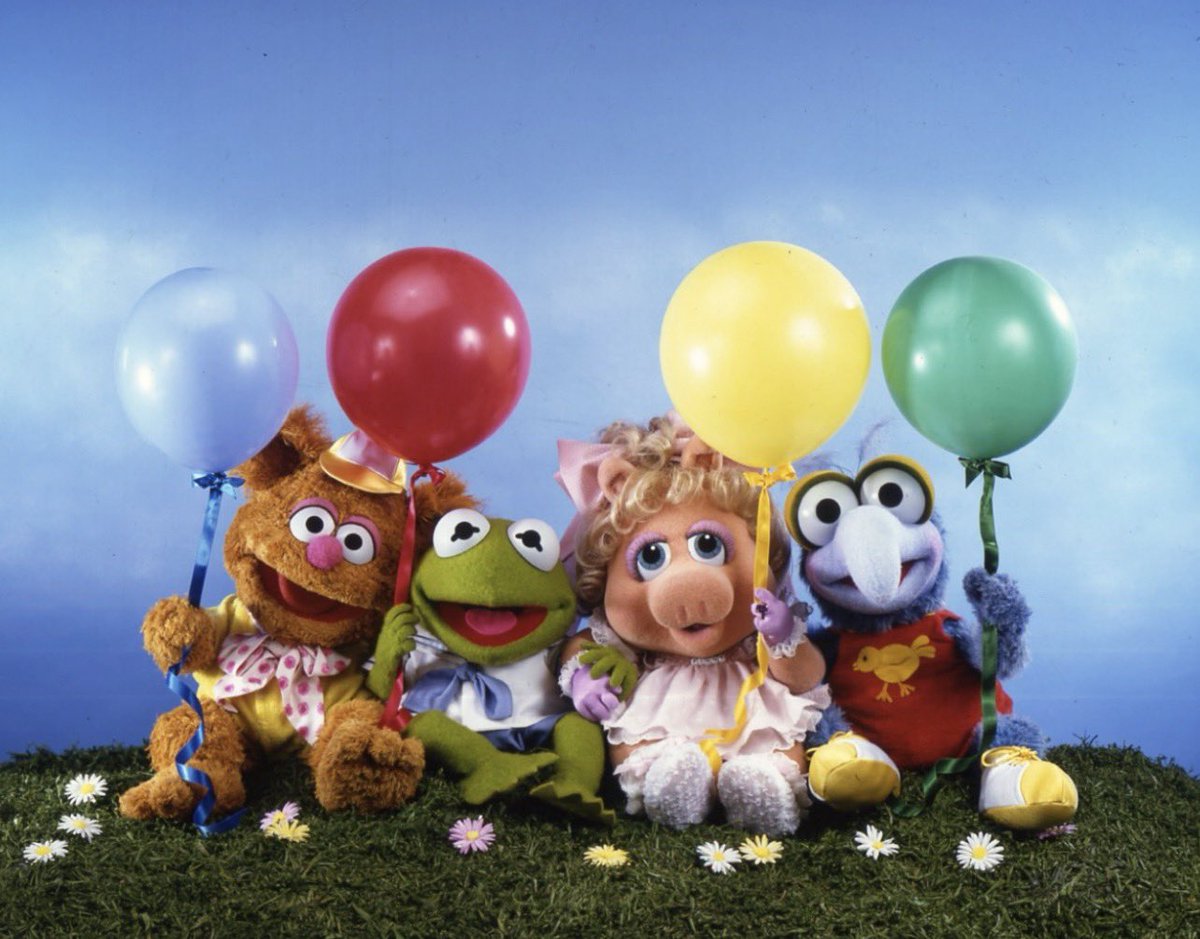 fruitpibble's tweet photo. when everyone's active in the groupchat https://t.co/PV1wYFEwmm
