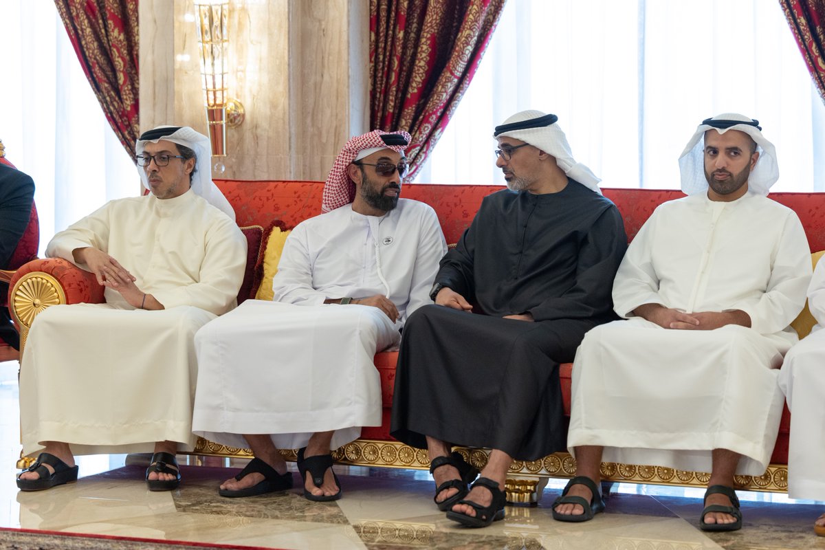 DXBMediaOffice's tweet photo. محمد بن راشد خلال تقبل التعازي في مجلس زعبيل من أولياء العهود ونواب الحكام وعدد من الشيوخ والمسؤولين والمواطنين. https://t.co/l970cw4jRB