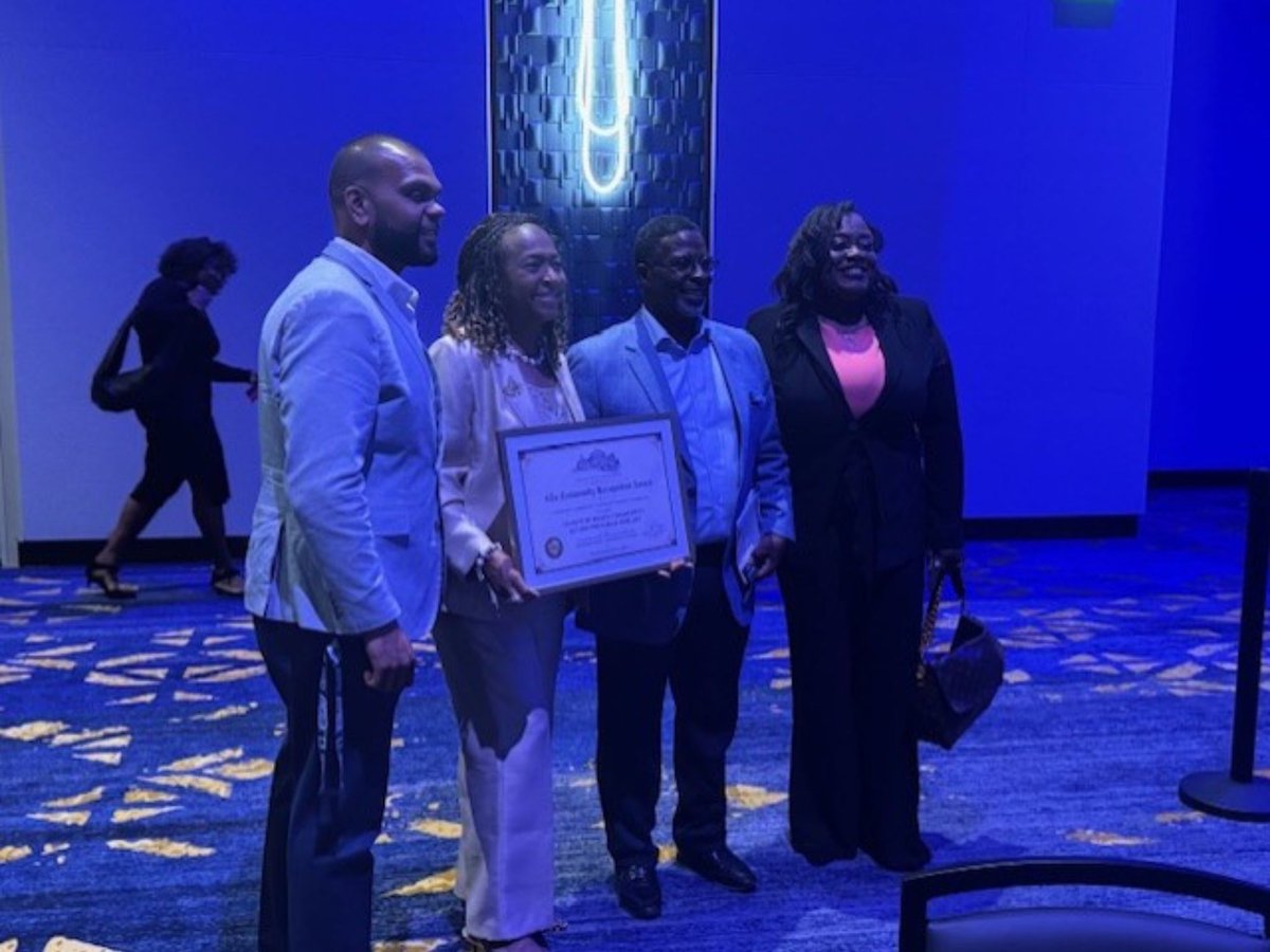 RoadsAction's tweet photo. We’re honored to share that Hampton Roads Community Action Program received the 4Cs Community Recognition Award at the Sunday Blue Crescendo Awards Event, presented by Delegate Cliff Hayes.

We’re especially proud to celebrate this moment with our CEO, Edith G. White.

#HRCAP https://t.co/9GDazAuMmu