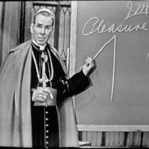 trad_west_'s tweet photo. >Catholic bishop gets a prime-time TV show in the 1950s
>No teleprompter, just a chalkboard & the Gospel
>Critics expect it to flop
>Draws tens of millions of viewers
>Wins an Emmy over major secular entertainers
>Thanks his “four writers”: Matthew, Mark, Luke and John
>Helps bring countless atheists, communists and Hollywood executives to the Catholic faith
>Now set for beatification in 2026

We need more men like Archbishop Fulton Sheen. Pray for us!