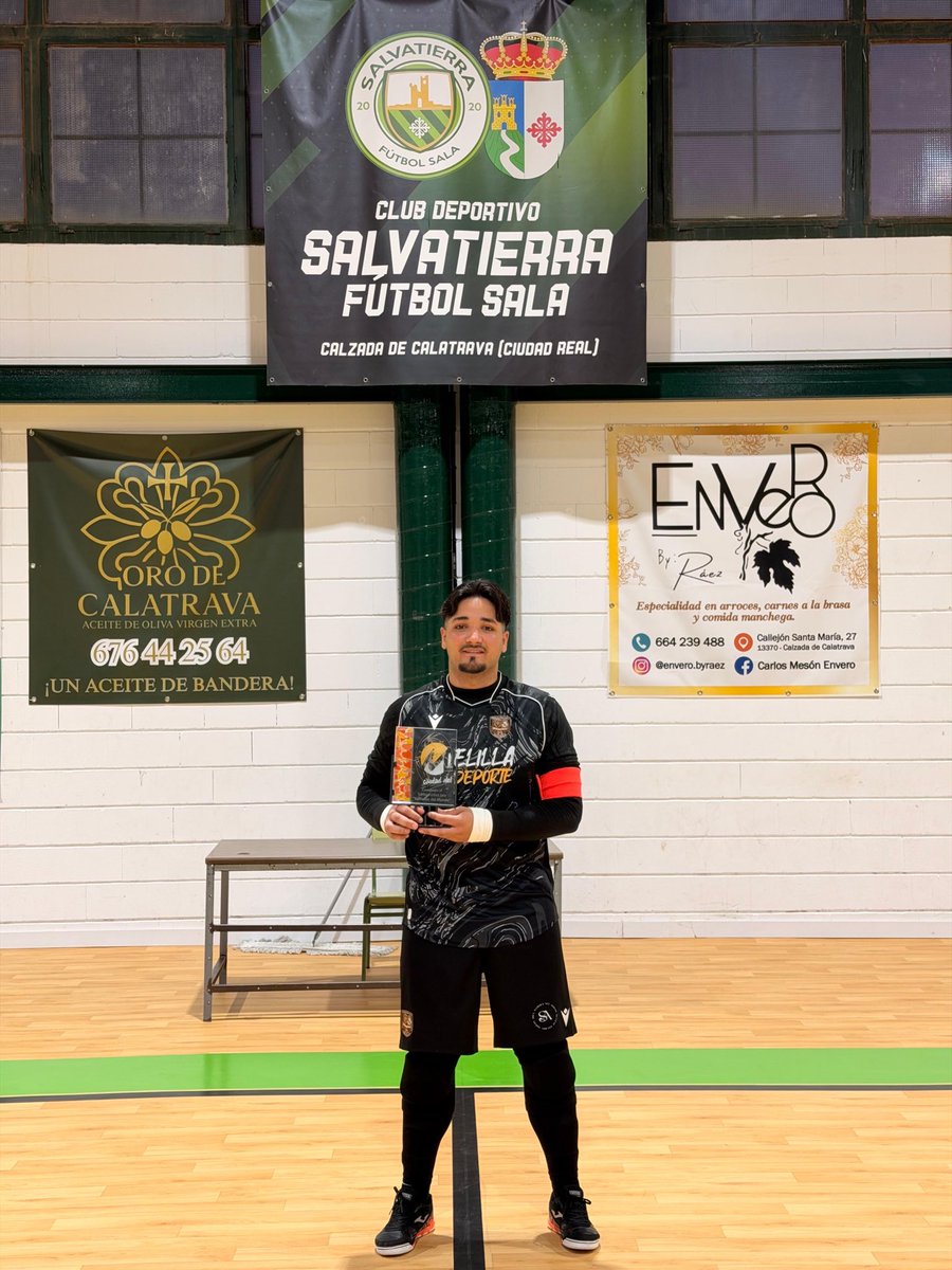 alarcon_e23's tweet photo. Victoria en la primera jornada de liga y mvp del partido entregado por la gente de Salvatierra. 
Un placer poder vivir el sueño de jugar junto a mi hermano en Europa! ⚽️🧤 https://t.co/c10Llyx0U4
