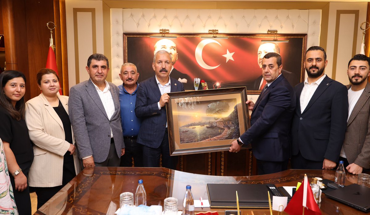 avfatmagulcalim's tweet photo. 📍 Reyhanlı

Milletvekilimiz Sn.Kemal KARAHAN, İl Başkanımız Sn.Mustafa ERDOĞAN ve teşkilatımızla birlikte Reyhanlı Belediye Başkanımız Sn.Ahmet Salman YUMUŞAK’ı ziyaret ettik.

Reyhanlı’mıza kazandırdığı hizmetler ve özverili çalışmaları için Belediye Başkanımız Sn.Ahmet Salman YUMUŞAK’a teşekkür ediyoruz.