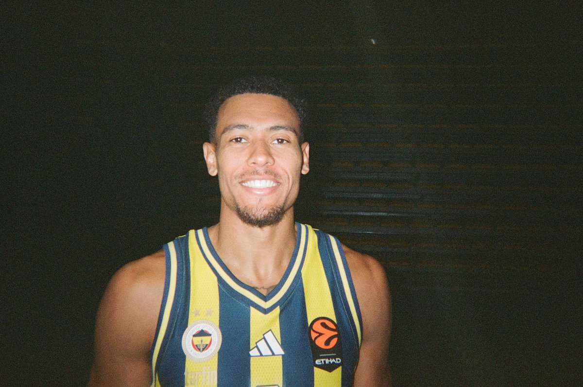 EuroLeague's tweet photo. We just got the disposables back 📸 

@FBBasketbol on film 🎞️ https://t.co/3XyLRPGCT3