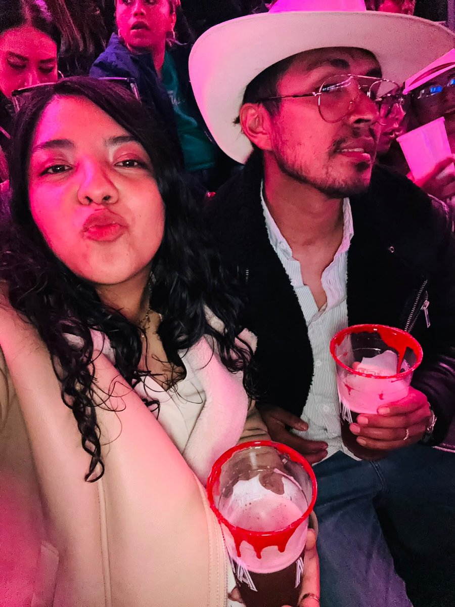 21082Dalia's tweet photo. Me cantó tan bonito. 🥹 https://t.co/qVyXMPIqJ7