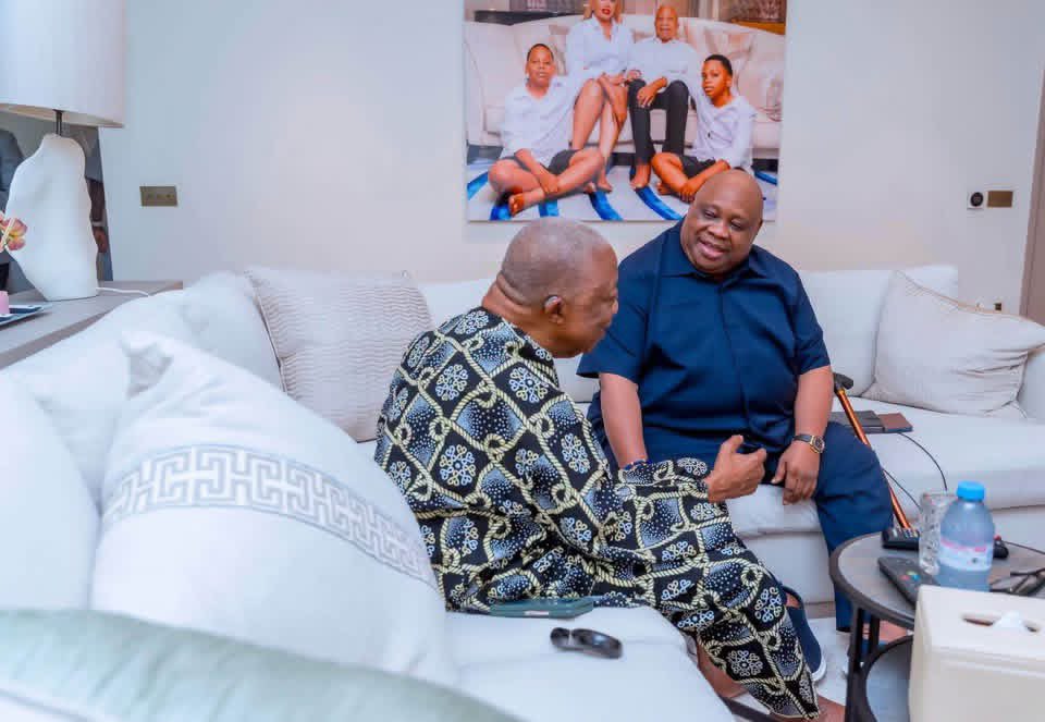 imakun12's tweet photo. Gov Ademola Adeleke today paid a courtesy visit to renowned philanthropist, distinguished businessman, and Chairman of Premier Lotto Limited, Sir (Dr.) Kensington Adebutu, GCON the Odoole Oodua who warmly congratulated him on his re-election.✅🥰 https://t.co/xyheEQtfIT