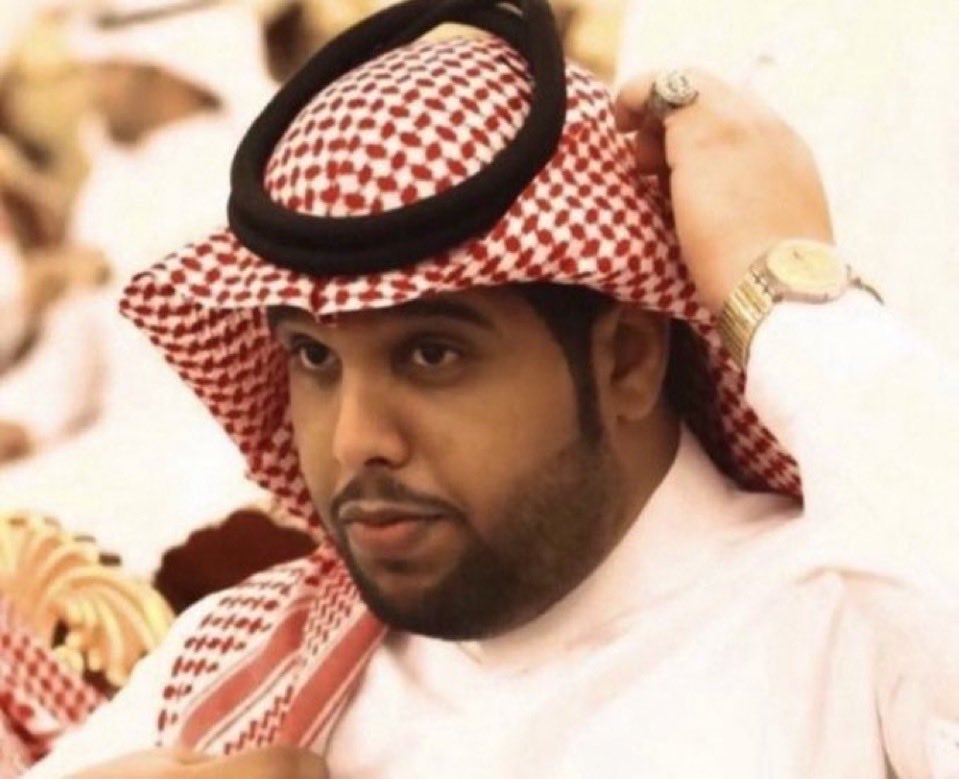 Li17Li9's tweet photo. اللي يحط علم الاهلي بدل علم السعوديه يعني اخضرنا واحد https://t.co/8hiXy2PCO7