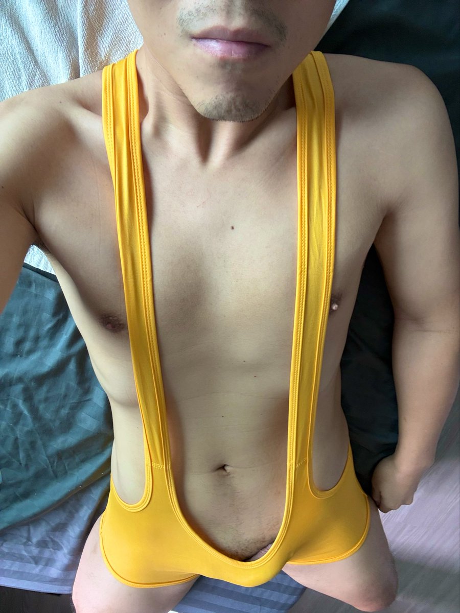 MuscleBearTH's tweet photo. กำลังหลงรักการใส่บอดี้สูทเข้าเต็มๆ 🔥 บอดี้สูทชายเน้นโชว์สัดส่วน 🎽 วัสดุจากผ้าไนล่อน หนาหรือบางแล้วแต่ดีไซ���์ ใส่ออกกำลังกายดีเลย 🍌 #พี่หมีไบรุกรีวิวกางเกงใน 🐻 สนใจทัก DM พี่หมีขนาดน้องชาย 54 ยาว 6.5 นิ้ว 🍆 เริ่มต้นตัวละ 499 บาท รวมค่าส่งฟรีทั่วประเทศ 💰 https://t.co/fKHzdAIGGM