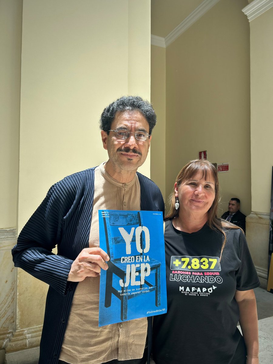 IvanCepedaCast's tweet photo. POR LA VERDAD Y LA JUSTICIA 

Hoy me reuní con @MAFAPOCOLOMBIA. 

Expresé a las madres y jóvenes víctimas de la violencia de Estado mi respaldo a su trabajo por la verdad y la justicia, así como  a la @JEP_Colombia como tribunal restaurativo que en esta década ha jugado un papel esencial para ese propósito.