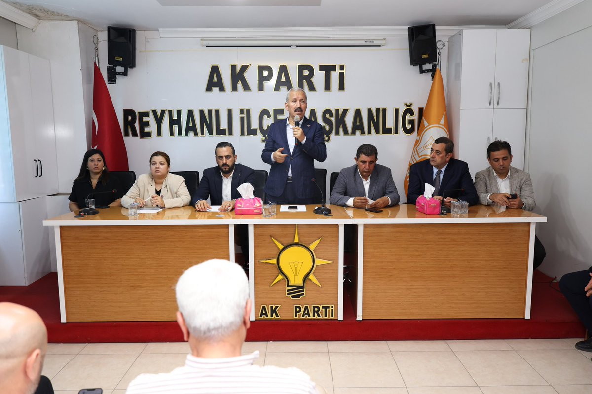 avfatmagulcalim's tweet photo. 📍 Reyhanlı

Milletvekilimiz Sn.Kemal KARAHAN,İl Başkanımız Sn.Mustafa ERDOĞAN,Reyhanlı Belediye Başkanımız Sn.Ahmet Salman YUMUŞAK ve Reyhanlı İlçe Başkanımız Sn.Kemal DEMİRİ, Kadın Kolları Başkanımız Hatice Kübra KARADENİZ ile birlikte İlçe Başkanlığımızda bir araya geldik.

Aynı heyecan, aynı inanç, aynı hedef…
Hatay’ımız için, milletimiz için teşkilatımızın güçlü birlikteliğiyle çalışmaya devam ediyoruz.