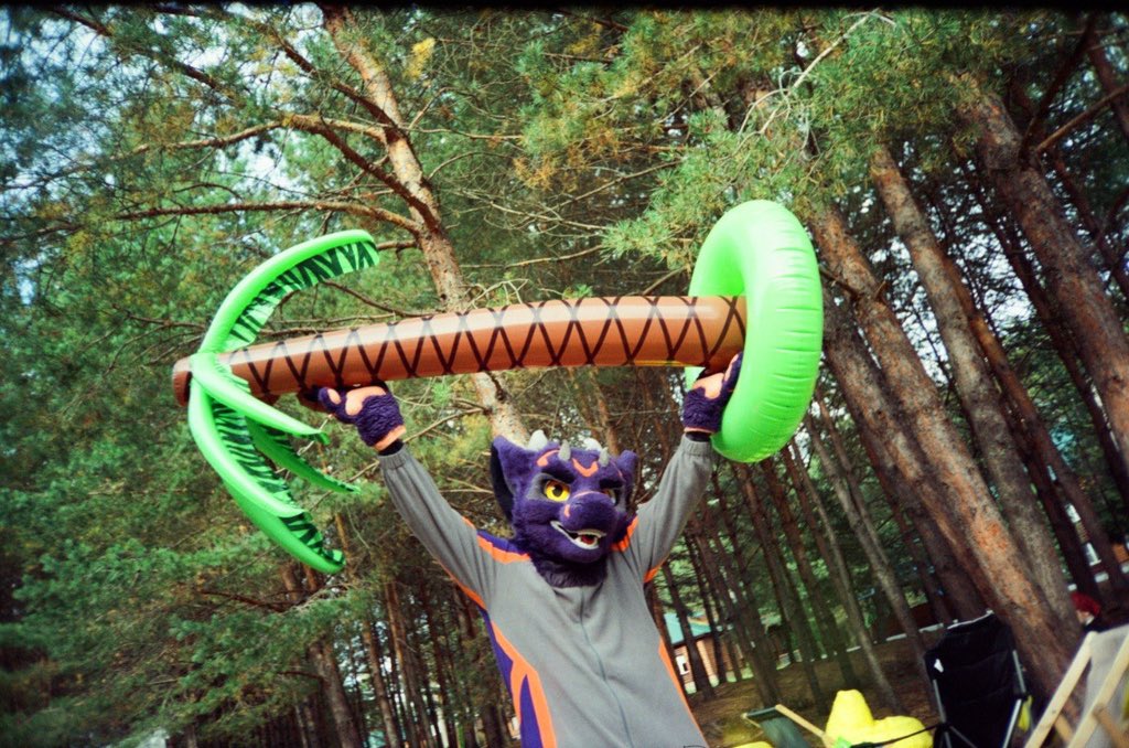 kobdragon's tweet photo. Dragons can lift you know https://t.co/sffpqkVmWe