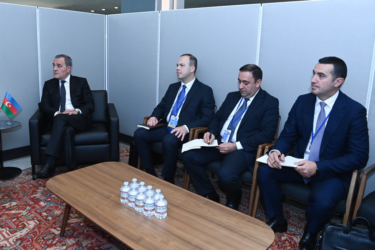 Bayramov_Jeyhun's tweet photo. Met with the Minister of Foreign Affairs and Deputy Prime Minister of Hungary @_OrbanAnita on the margins of the 81st @UN General Assembly in New York.

We discussed current agenda in Azerbaijan-Hungary bilateral and multilateral relations.

We also exchanged views on regional and international developments.