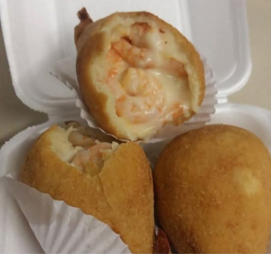 food_porn17's tweet photo. COXINHA CREMOSA DE CAMARÃO https://t.co/dCIzBRMquG