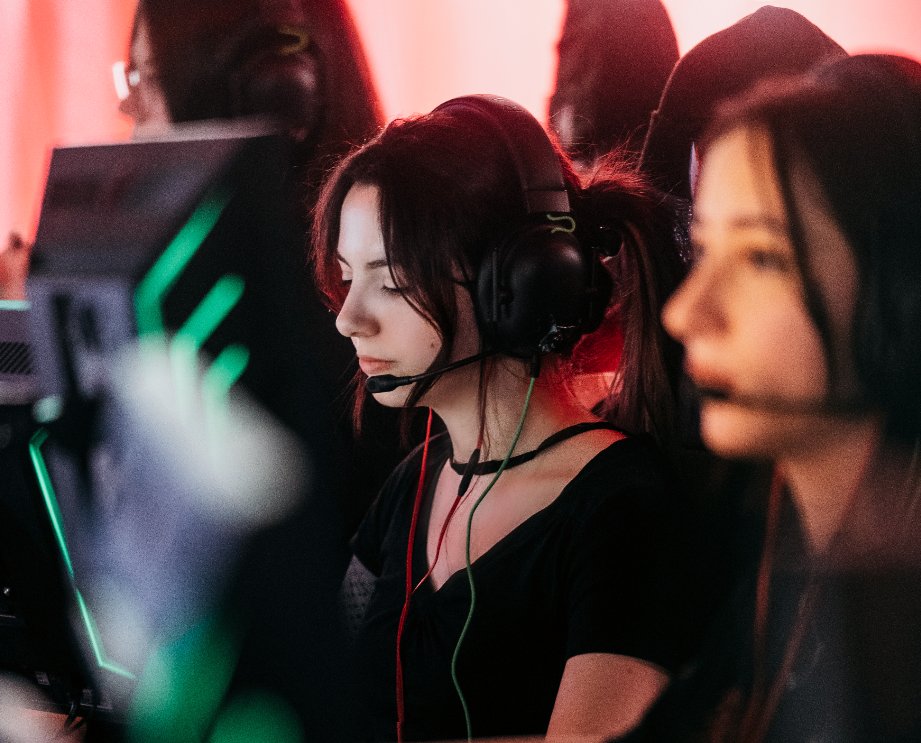M0chi_qq's tweet photo. After a small break and focusing on individual improvement I'm LFT for 2027 🫡

- Main Sentinel / flex (open to other roles)
- Good mid round (willing to IGL) 
- COED (Spike Nations / Blender / Spotlight) 
- Offline experience (6x LAN / bootcamp)  

Links &amp; references below https://t.co/j56ifiCE2n