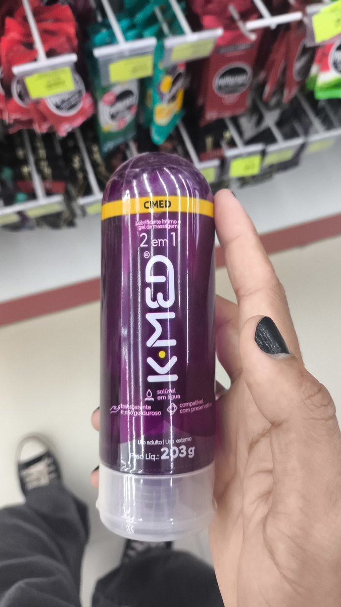 PAI_DA_MATA_'s tweet photo. Eu tenho alguma coisa com tirar foto de tudo que compro.
Close na minha unha irada 😝😝 https://t.co/8TmWwEhhGW