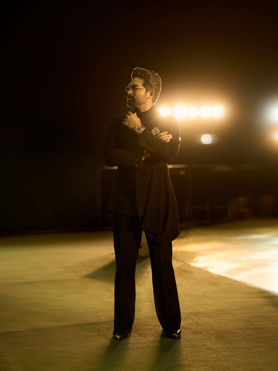 BunnyXEra's tweet photo. Style apna, rules apne!⚡
@alluarjun 😎 https://t.co/y27Y5AbCXB