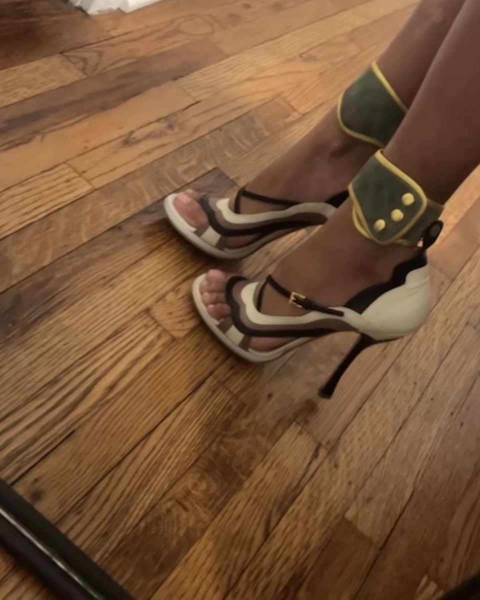 softblurss's tweet photo. In love with these 🌸 https://t.co/Nox5xiKcEl